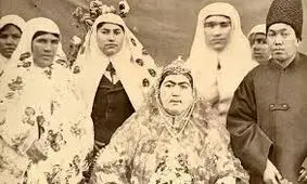 سفر در زمان؛ عکس رنگی‌شدۀ زنان ناصرالدین شاه در کاخ سلطنت‌ آباد