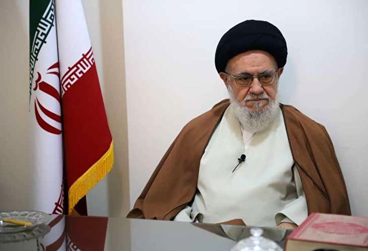 پاسخ عضو دفتر حفظ و نشر آثار رهبر انقلاب به ادعاها درباره موسوی خوئینیها/ عکس