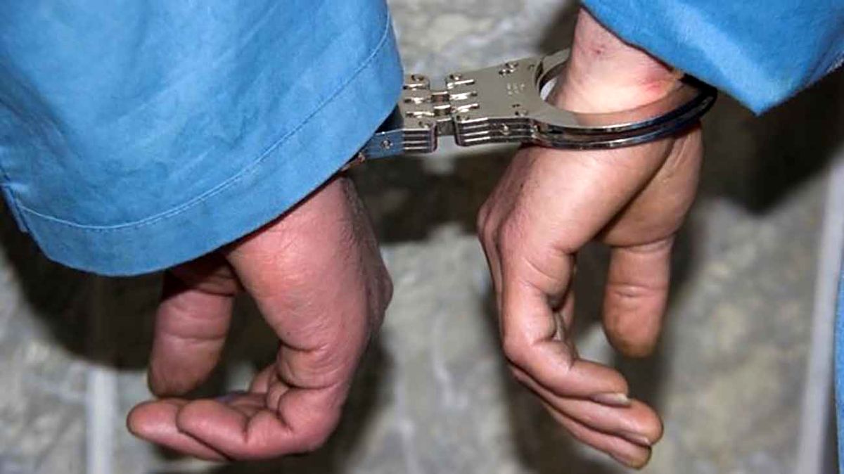 دستگیری 2 قاچاقچی قرص‌ های توهم‌ زا
