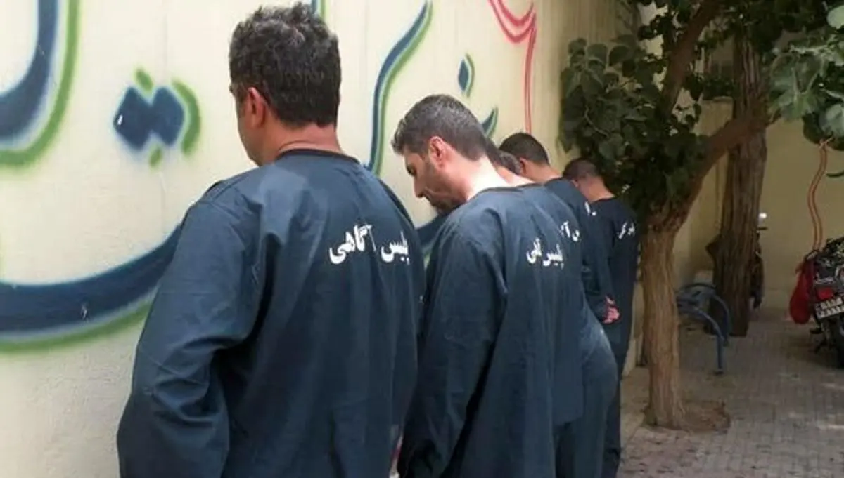 دستگیری 4 نفر از عاملان برهم زدن نظم عمومی در اراک/ 6 قبضه سلاح سرد کشف شد  