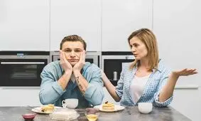 راه‌هایی برای افزایش تعهد شوهر بی عرضه و بی دست و پا