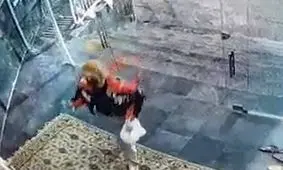 دختر خرابکاری که روز گذشته قصد داشت مسجدی را به آتش بکشد، ناکام ماند/ ویدئو