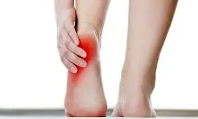 ارتباط بین کلسترول بالا و درد پاشنه پا
