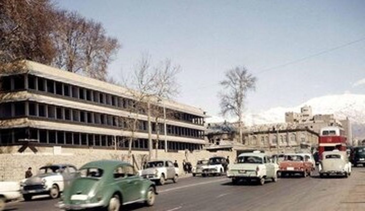 تصویری ناب از میدان فردوسی تهران؛ ۶۶ سال قبل