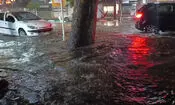 بارش شدید باران و آب‌گرفتگی خیابان‌ها در گرگان/ ویدئو