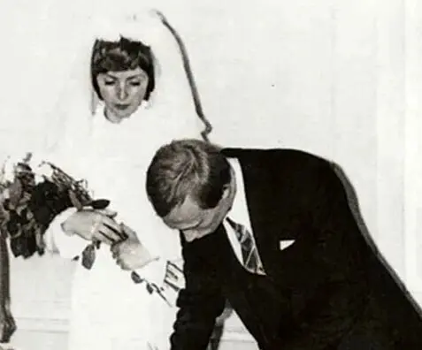 مراسم ازدواج پوتین (رئیس‌جمهور کنونی روسیه) و لودمیلا شکربنِوا در ۲۸ ژوئیه ۱۹۸۳ (ششم مرداد ۱۳۶۲) برگزار شد.