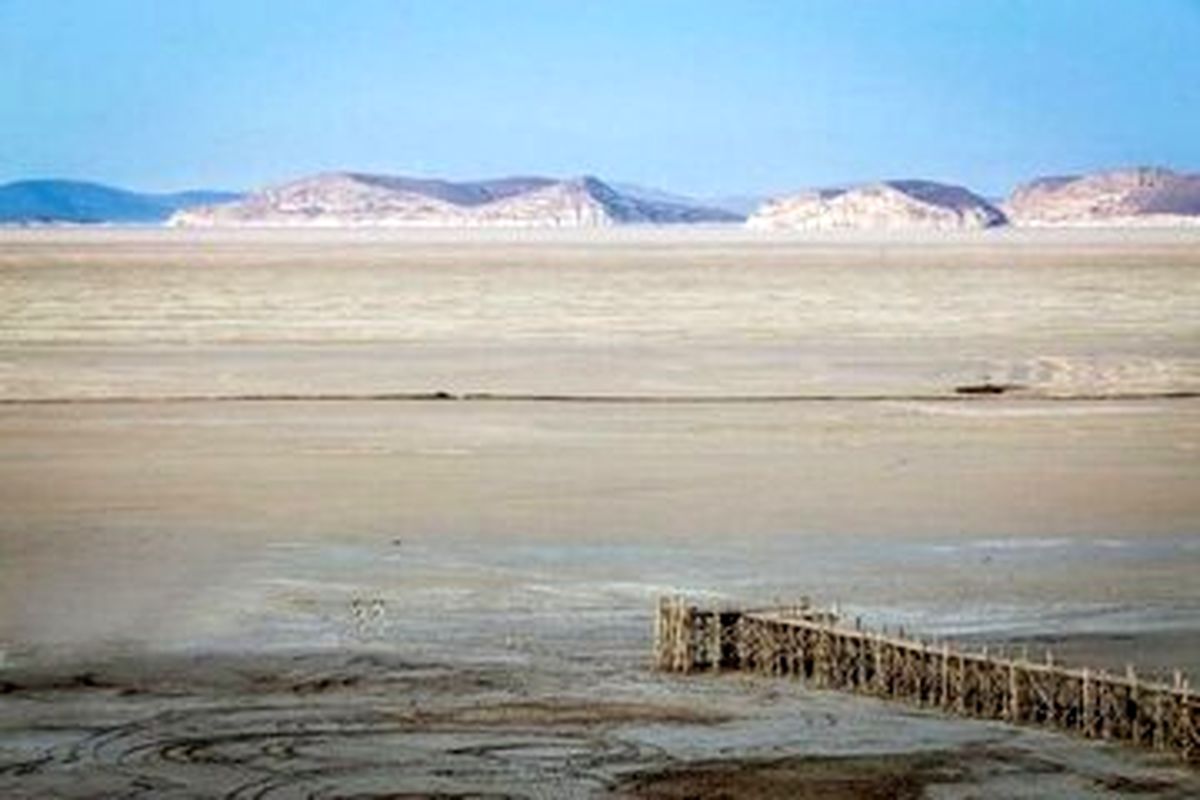 حفر چاه در اطراف دریاچه ارومیه فشار زیادی بر منابع آبی زیرزمینی وارد کرده/ کاهش ۳۰ درصدی بارندگی در سال جاری 