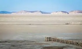 حفر چاه در اطراف دریاچه ارومیه فشار زیادی بر منابع آبی زیرزمینی وارد کرده/ کاهش ۳۰ درصدی بارندگی در سال جاری 
