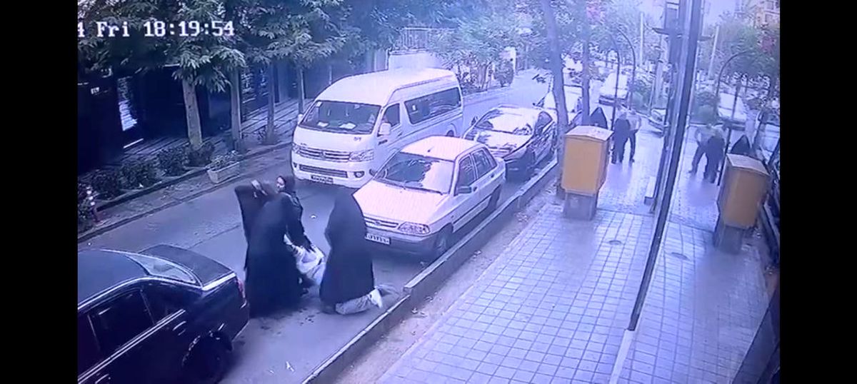 اظهارات و ادعاهای یک شهروند دربارهی برخورد ماموران طرح نور با دختر نوجوان در تهران/ ویدئو