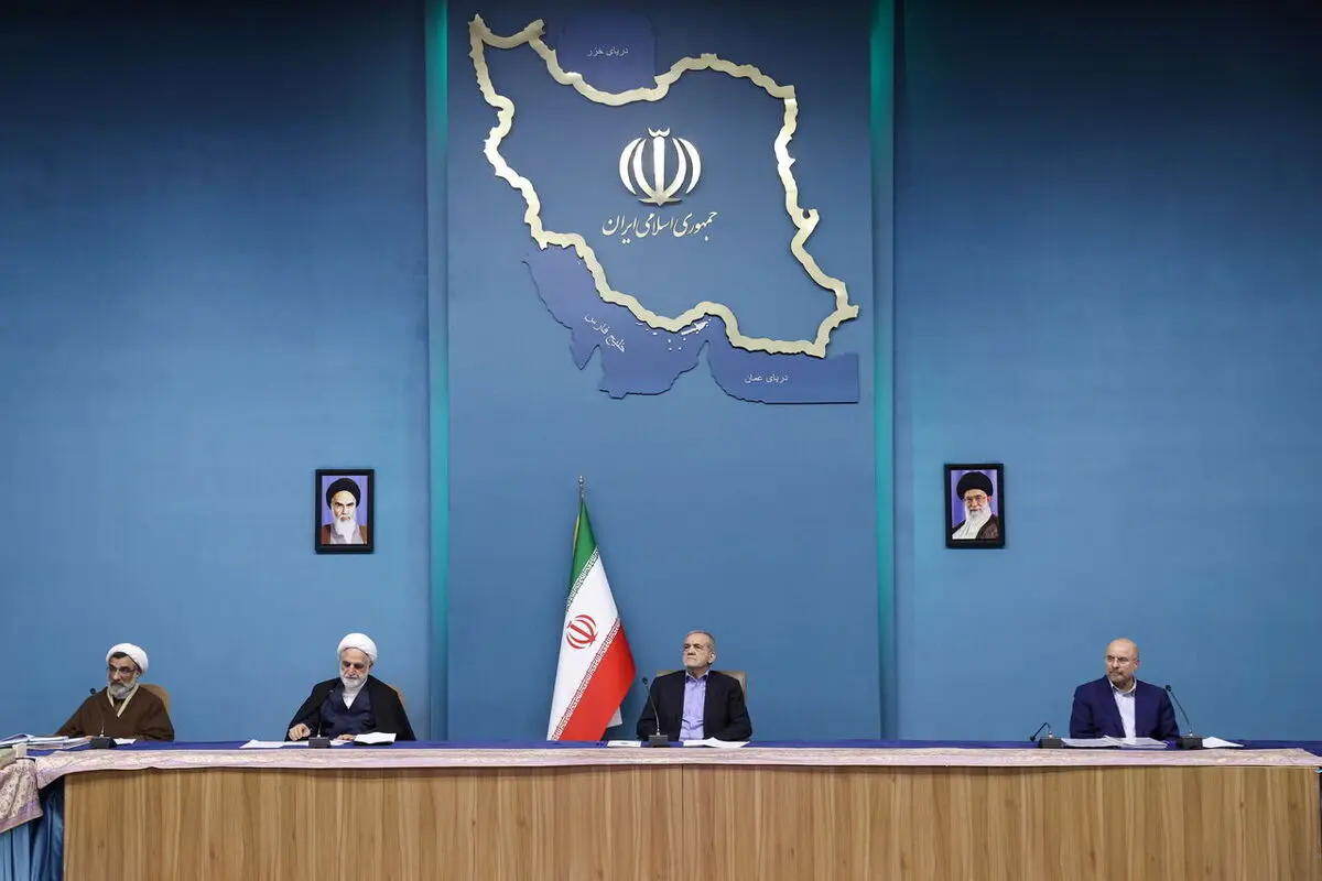 تاکید اعضای شورای عالی انقلاب فرهنگی بر تاثیر قطعی معدل پایه‌های ۱۱ و ۱۲ بر کنکور/ پزشکیان: دولت به دنبال اصلاح بی‌عدالتی آموزشی است

