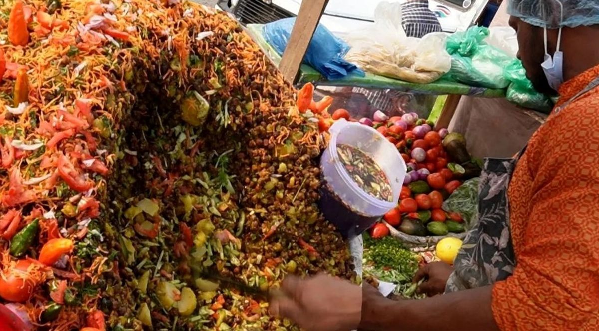 غذای خیابانی، چانا چات ماسالا مشهورترین غذا در خیابان‌های بنگلادش/ ویدئو
