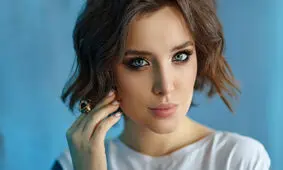 چرا برخی بر این باورند که نباید با افراد چشم آبی ازدواج کرد؟