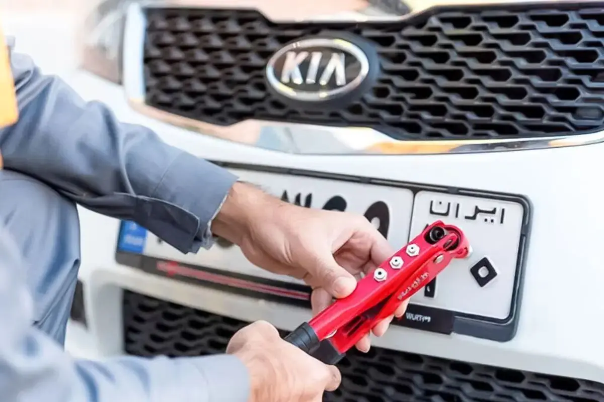 سهمیه بنزین خودروهای کارکرده در صورت تعویض پلاک قطع می‌شود