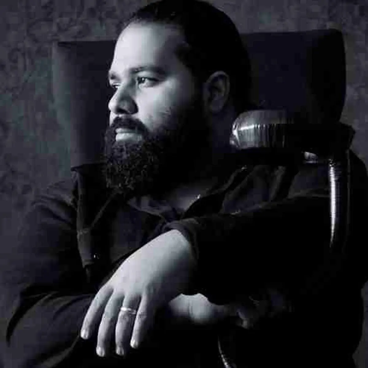 قول مردونه‌ی رضا صادقی به شهدا/ نماهنگ