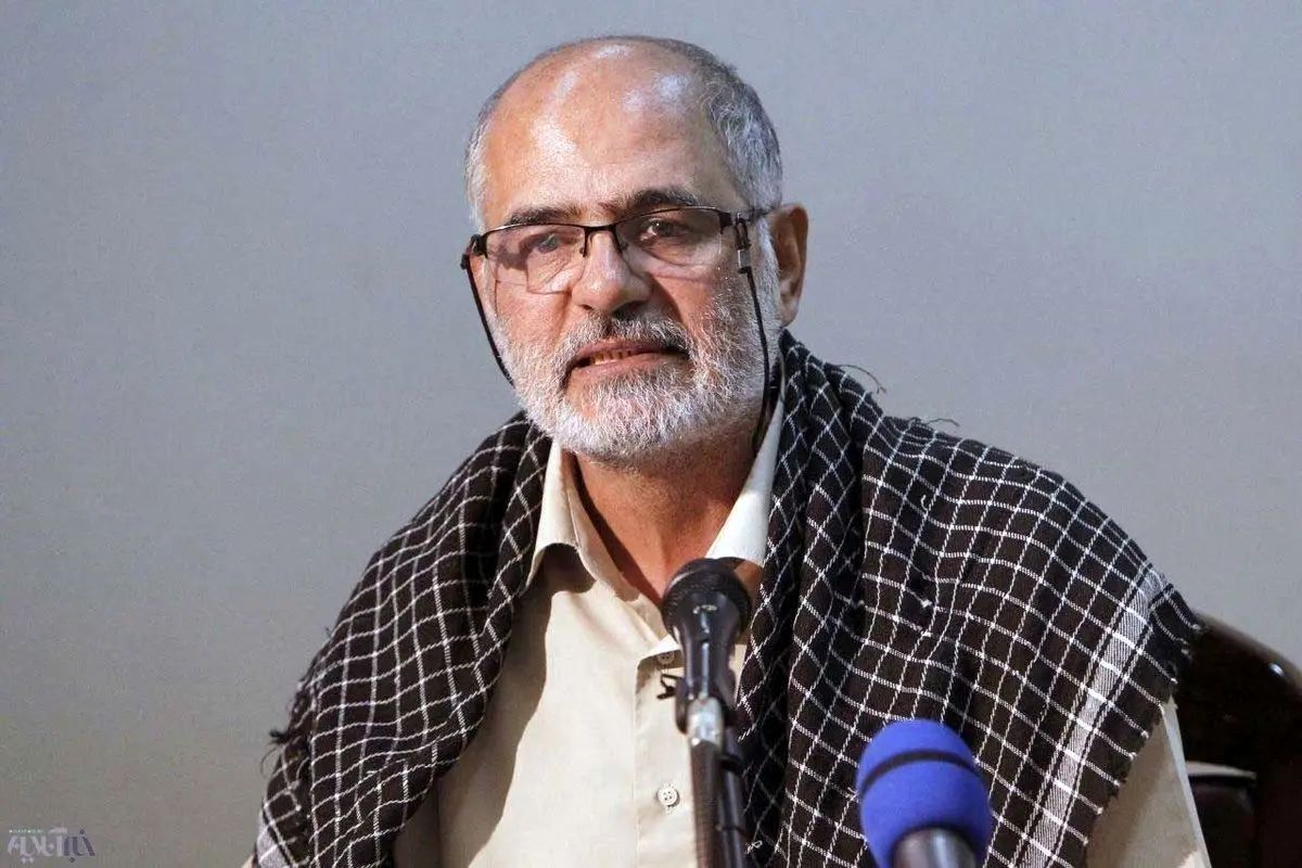 دست از مذاکره با آمریکا بردارید وقتی هنوز کفن شهدا خشک نشده است/ باید برای خروج از NPT و بستن تنگه هرمز به زمان‌بندی برسیم