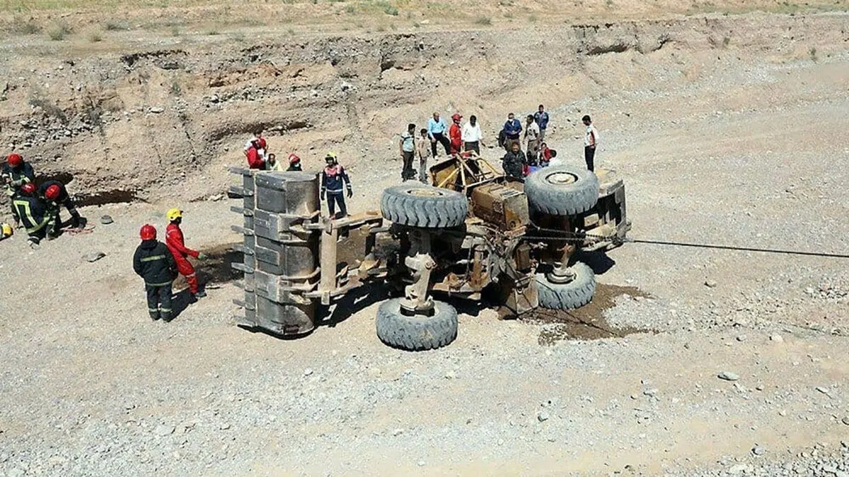 مرگ هولناک راننده لودر زیر خودرویش در معدن جوزم