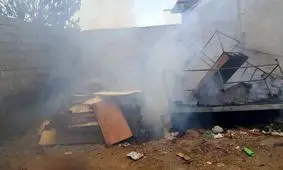 بلند شدن دود در اتوبان آزادگان و غفاری تهران؛ مهار حریق کارگاه سبد پلاستیکی/ ویدئو