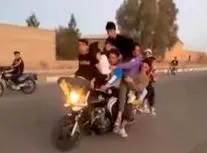 تعجب بلاگر آمریکایی از حرکت عجیب یک مرد در قم/ ویدئو