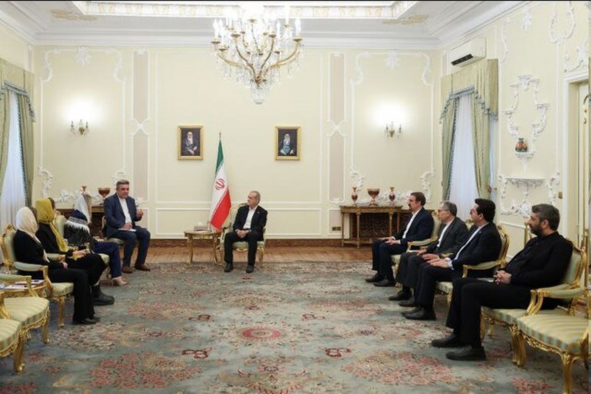  پزشکیان: زورگویی در قاعده گفتگو نمی‌گنجد 