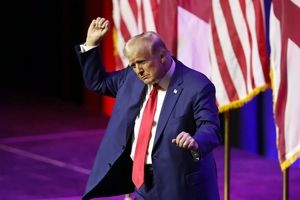 رقص ترامپ در بدو ورود به پایتخت مالزی/ ویدئو