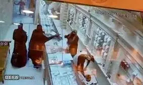 دستگیری ۶ سارق طلافروشی دَرگهان قشم/ ۸ کیلو طلا به مالباخته بازگشت