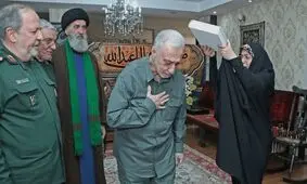 حضور وزیر پیشنهادی دفاع در منزل شهید نصیرزاده