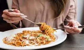 چه مواد غذایی باعث کاهش انرژی می‌شوند؟