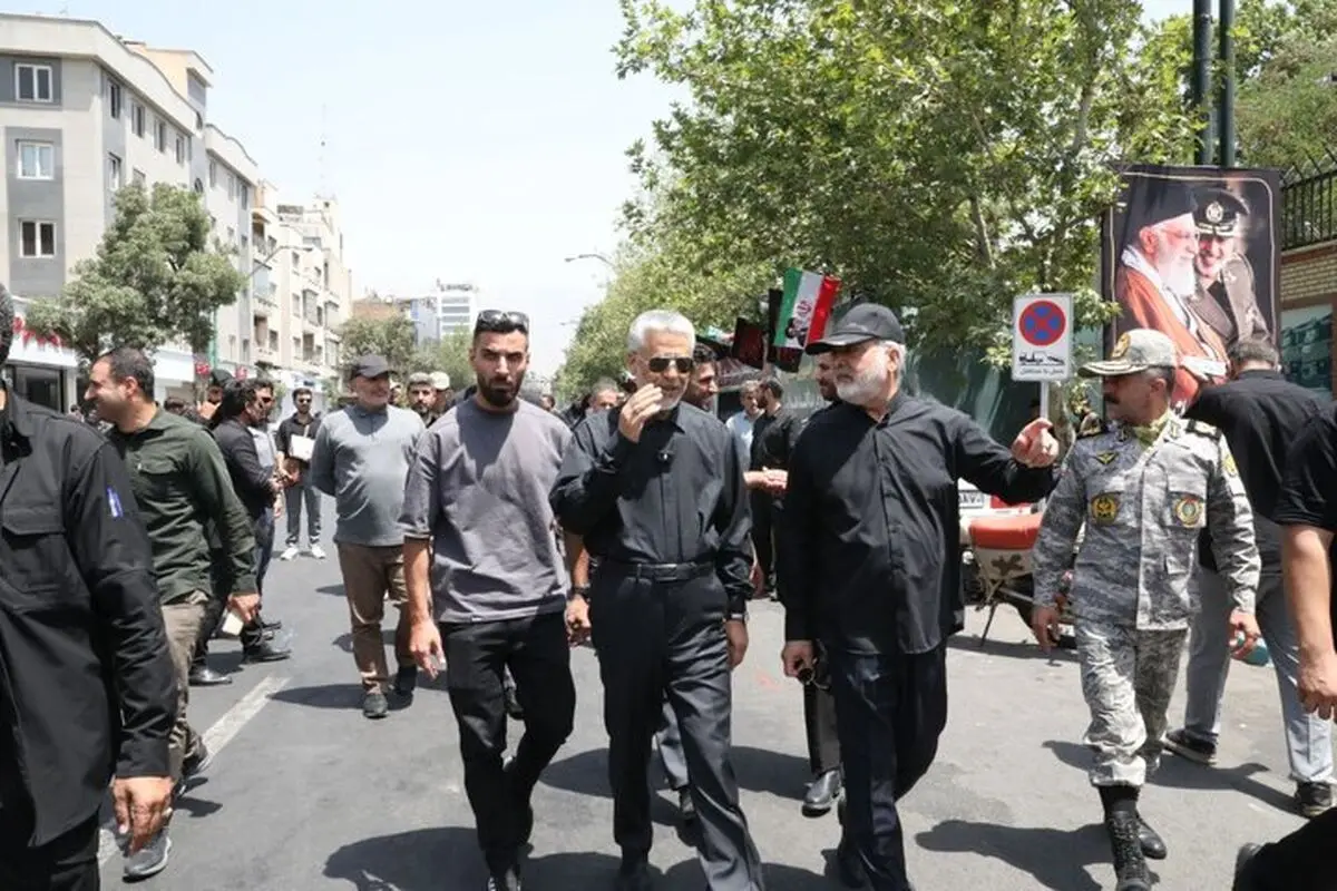 دریادار سیاری: مردم با حضور میلیونی خود در مراسم وداع با رهبر شهید حماسه آفریدند