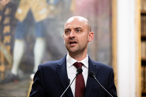 پاریس: باب گفتوگو با ایران همچنان باز است