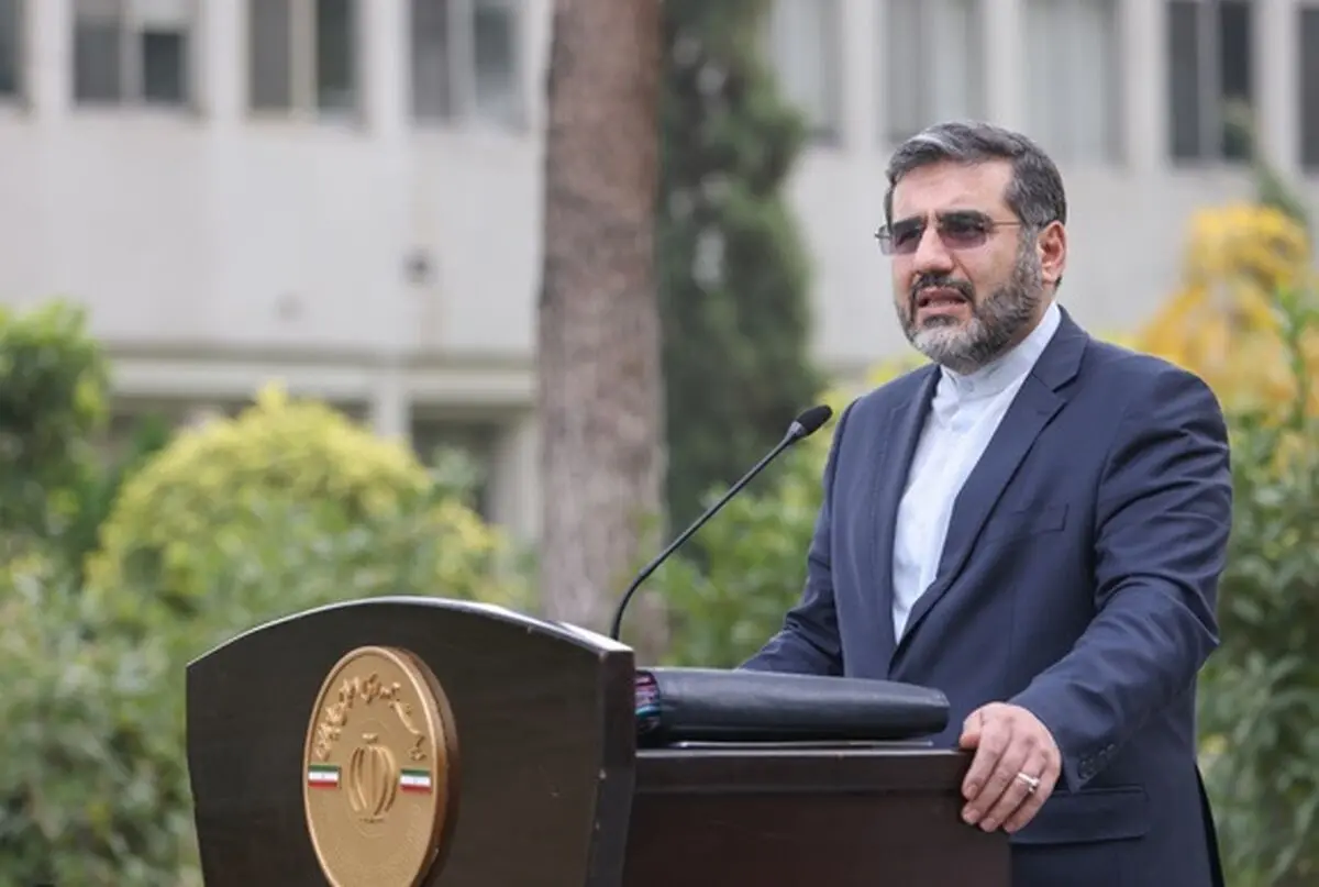 برای جوانان پوشش شرعی معین می کنیم