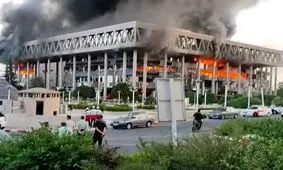 ویدئوی تازه از حمله به ساختمان شیشه‌ای صدا و سیما