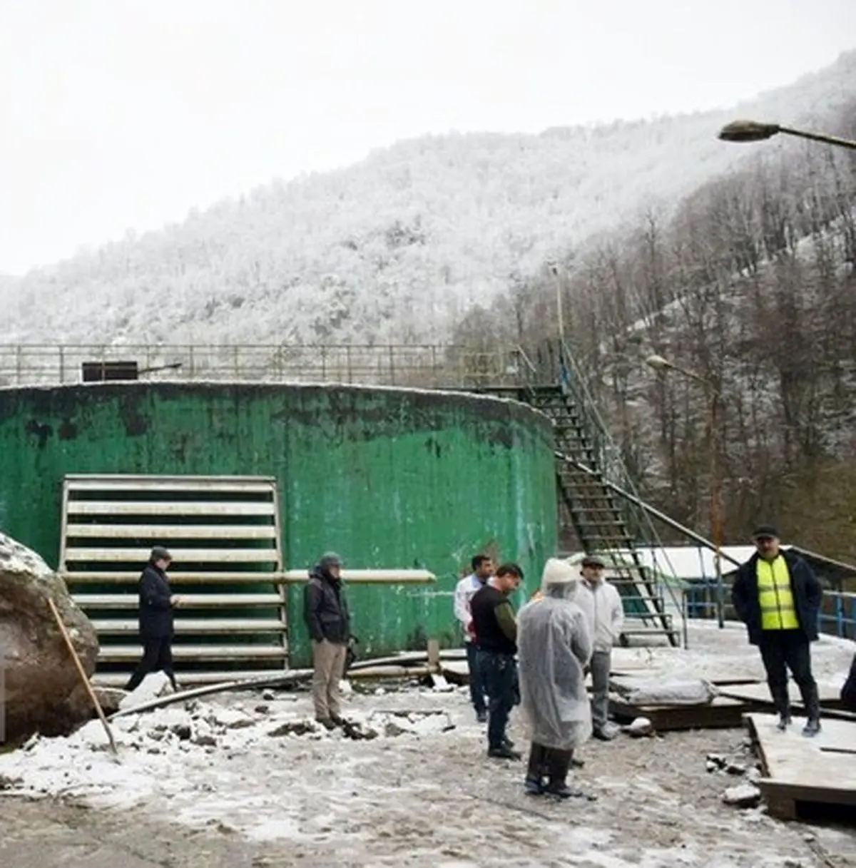 وقوع رانش بزرگ زمین و خسارت به تصفیه‌خانه بهارستان در آستارا/ آبرسانی بدون وقفه ادامه دارد