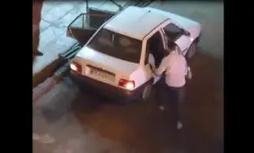 کتک زدن مسافر توسط راننده تاکسی اینترنتی/ ویدئو

