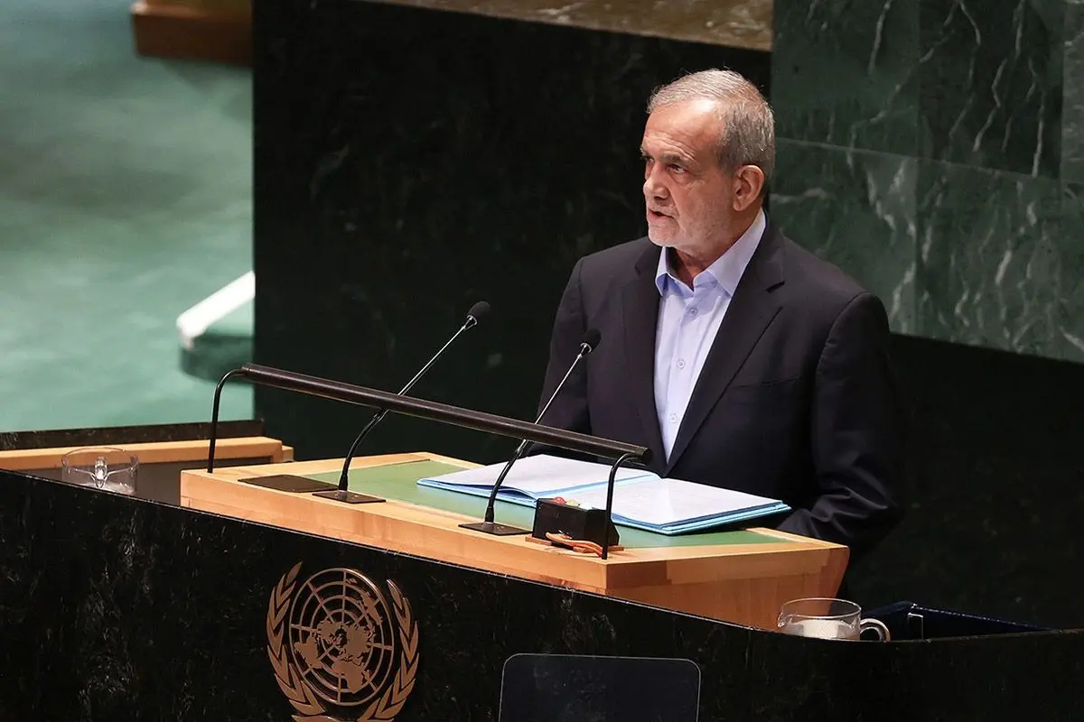 پزشکیان: از جنگ نمی‌ترسیم و برای صلح از مذاکره نمی‌گریزیم/بمب اتم در اسرائیل است اما بازرسان در ایران