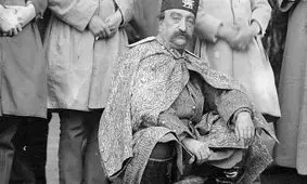 سفر به تاریخ؛ عکسی که ناصرالدین شاه از زنان اندرونی و خواجه ها گرفت؛ سال 1262