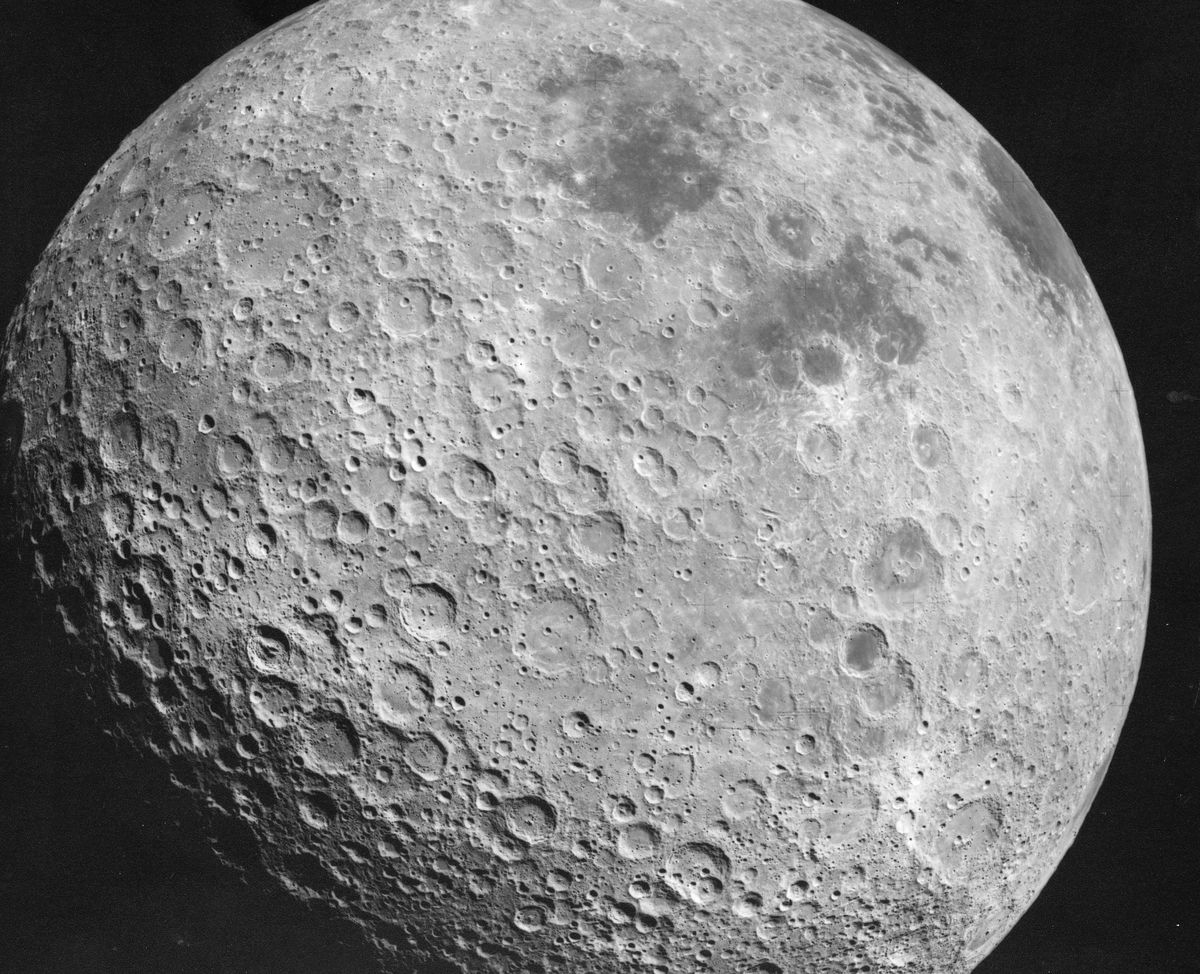 ۱۰ حقیقت خارق‌العاده دربارۀ ماه