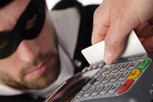 اسکیمر و کپی کارت بانکی چیست و چگونه اطلاعات کارت های بانکی را سرقت می کند؟