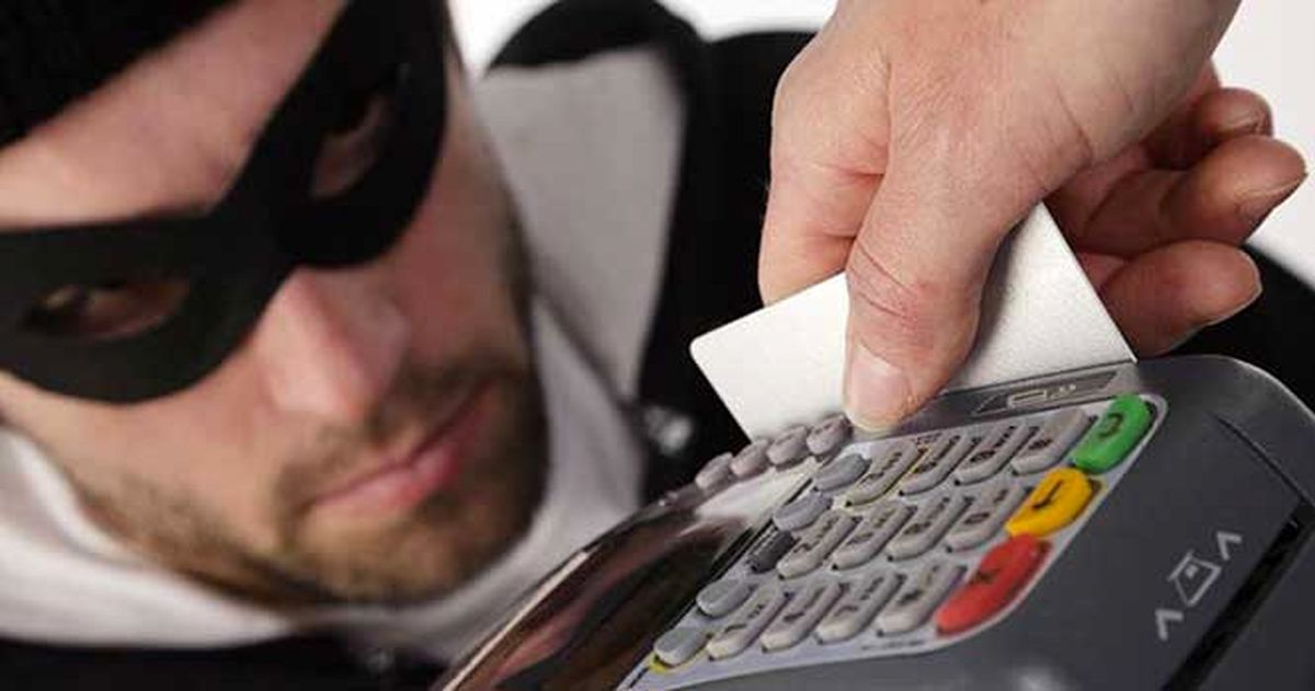 اسکیمر و کپی کارت بانکی چیست و چگونه اطلاعات کارت های بانکی را سرقت می کند؟