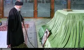  حضور رهبر انقلاب در حرم امام خمینی (ره)/ ویدئو