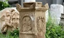 کشف یک سنگ قبر منقوش انسانی در موغلا