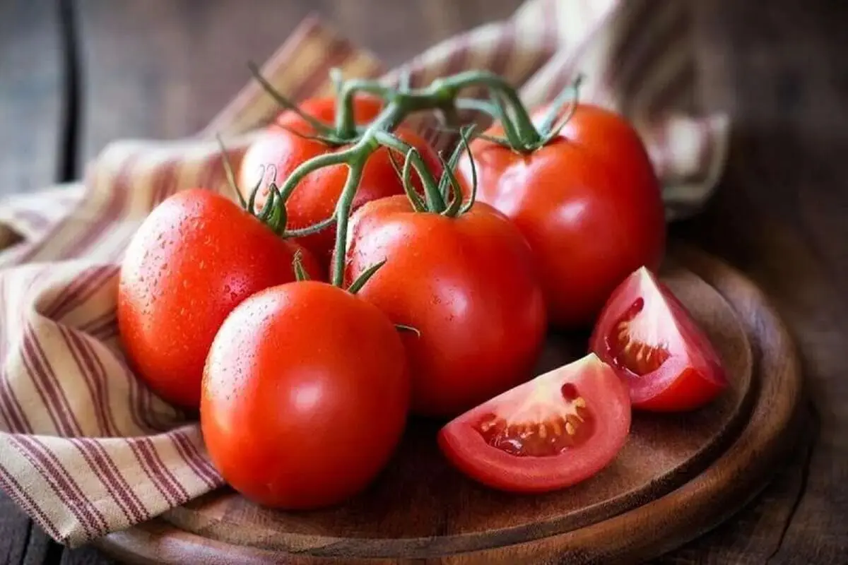 عوارض و فواید مصرف گوجه فرنگی