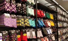 قیمت یک جفت جوراب معادل دستمزد ۷ روز یک کارگر!