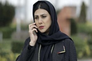 استایل ساده و کمتر دیده شده آزاده صمدی با کلاه و بدون آرایش