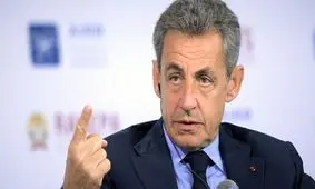 سارکوزی برای دریافت ۵۰ میلیون یورو از قذافی محاکمه می‌شود

