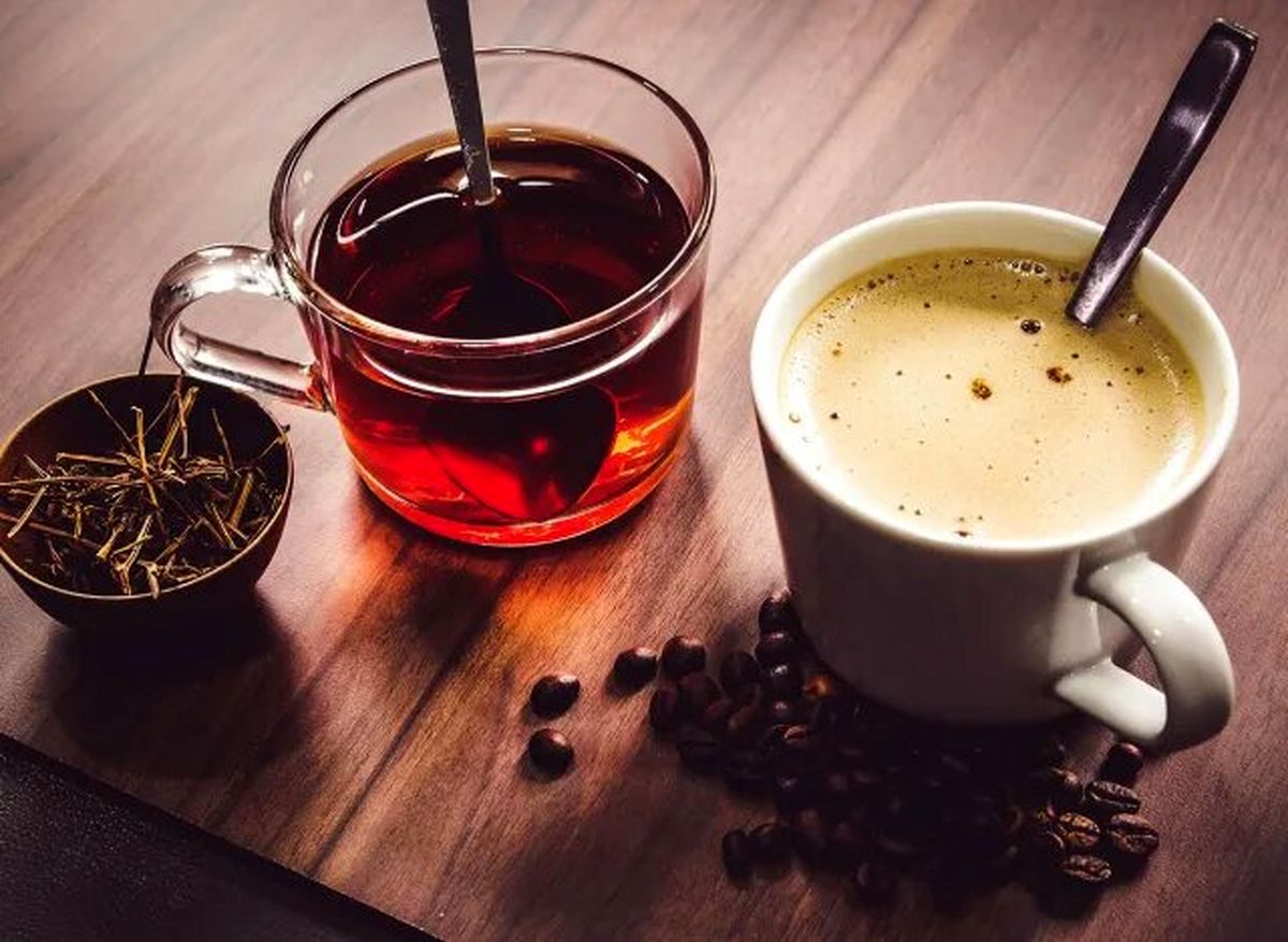 آیا چای و قهوه باعث کمآبی بدن میشوند؟