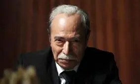 هادی مرزبان نمایشنامه علی نصیریان را اجرا می‌کند