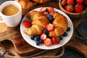 صبحانه پروتئینی یا کربوهیدراتی؟ کدام بهتر است؟