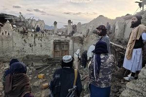 افزایش شمار جانباختگان زلزله در افغانستان به ۲۰۰۰ نفر