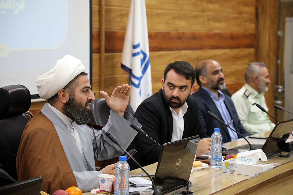 تاکید مدیرکل روابط عمومی استانداری خوزستان بر اجرای شایسته برنامه های دهه کرامت/ لزوم تهیه محتوای چندرسانه ای از کارگاههایی که در دولت سیزدهم فعال شدند