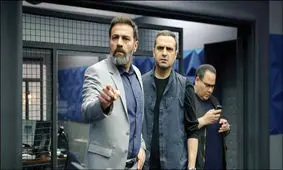 پخش یک سریال تلویزیونی در ۲ شبکه